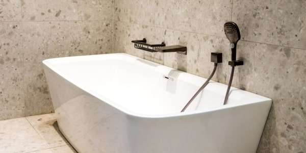 freestanding tub